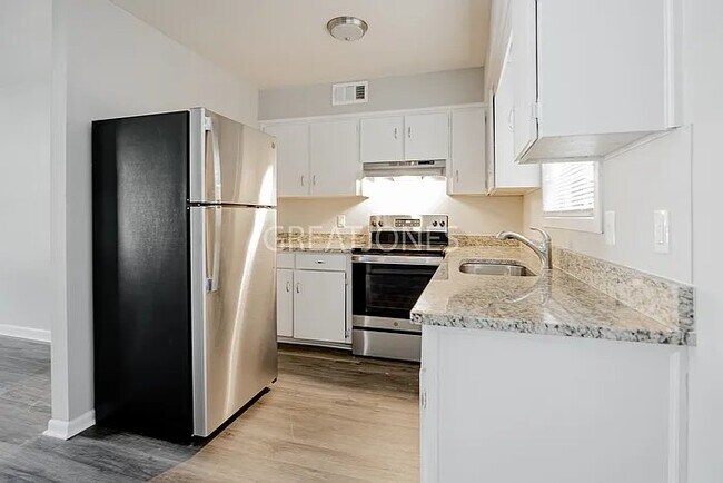 Building Photo - 1513 Donald Dr