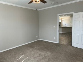 Building Photo - 431 Drake Ln