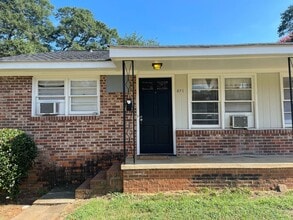 Building Photo - 371 Morton Ave