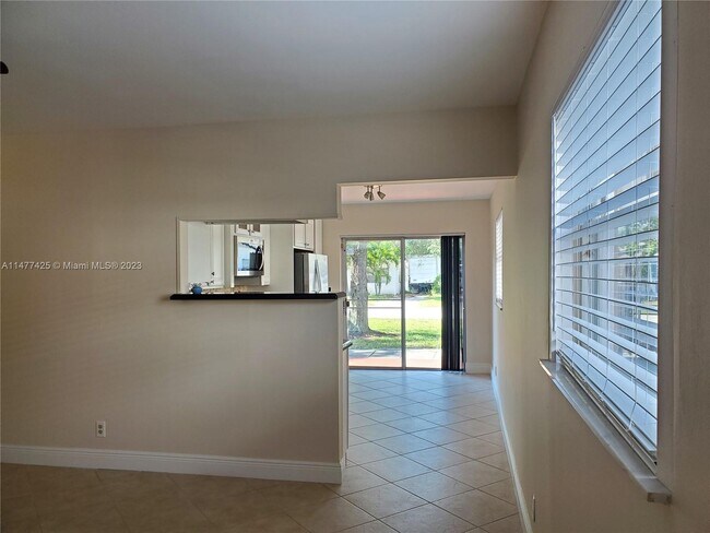 Foto del edificio - 313 SW 1st Ct