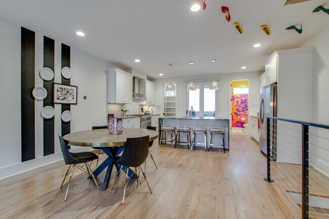 Foto del edificio - 1712 8th Ave S
