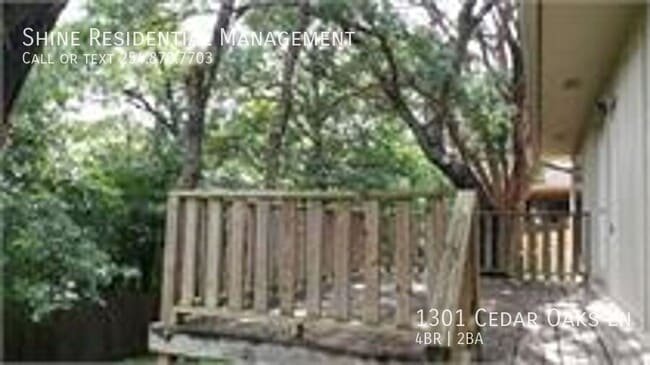 Building Photo - 1301 Cedar Oaks Ln
