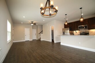 Building Photo - 821-823 Jameson St