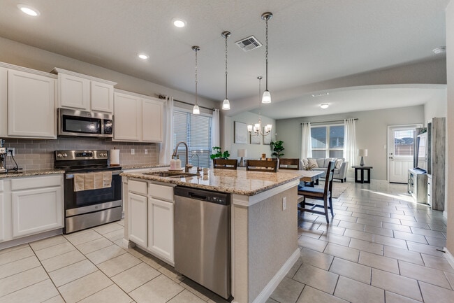 Foto del edificio - 4807 Marylebone Ave