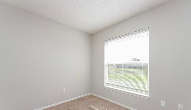 Building Photo - 840 Marquis Ct