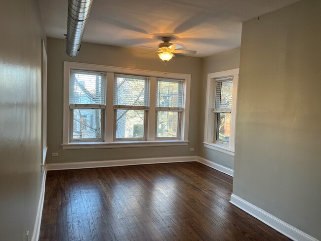 Living Room - 3528 N Reta Ave