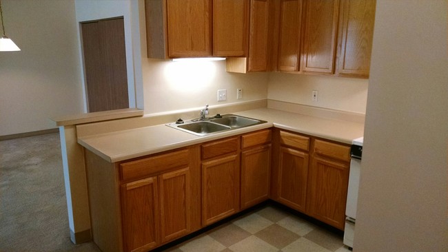 Cocina - West Manor Senior Apartments