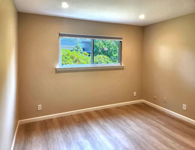 Building Photo - 14245 Lora Dr