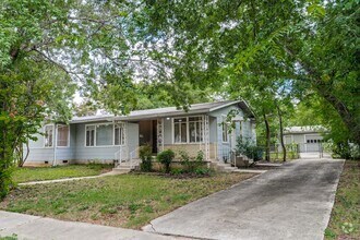 Building Photo - 203 Lindell Pl