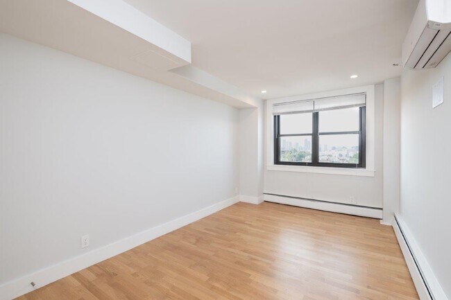 Foto del edificio - 1410 Columbia Rd