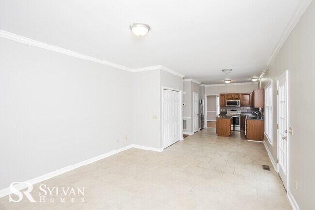 Building Photo - Stunning 3bed/2.5 bath Home