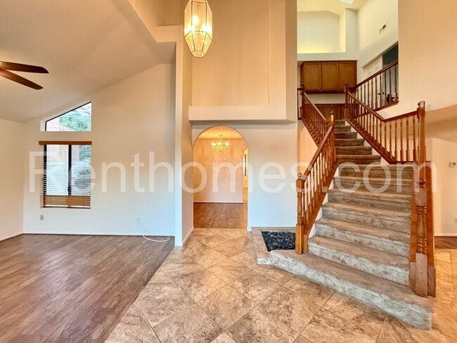 Building Photo - 14265 Marianopolis Way