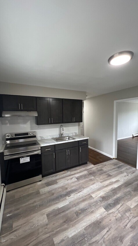 Foto principal - 241 Creek Rd