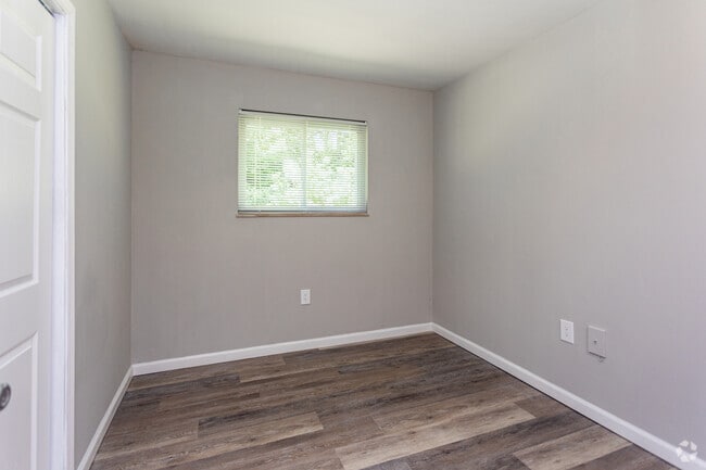 2BR, 1BA - 600SF - Second Bedroom - Southmont Apartments