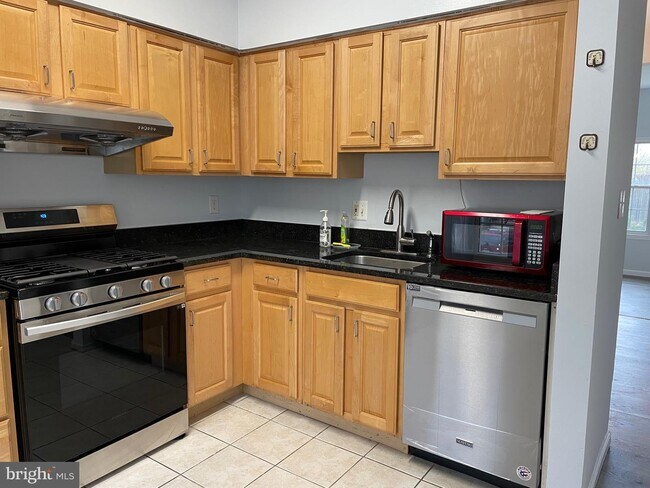 Foto del edificio - 606 Ivy League Ln