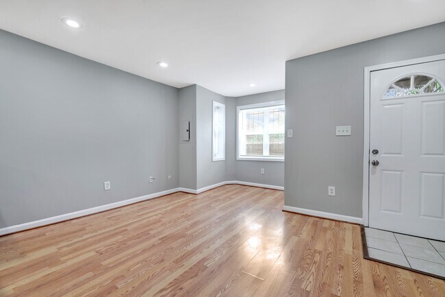 Foto del edificio - 408 Rhode Island Ave NW