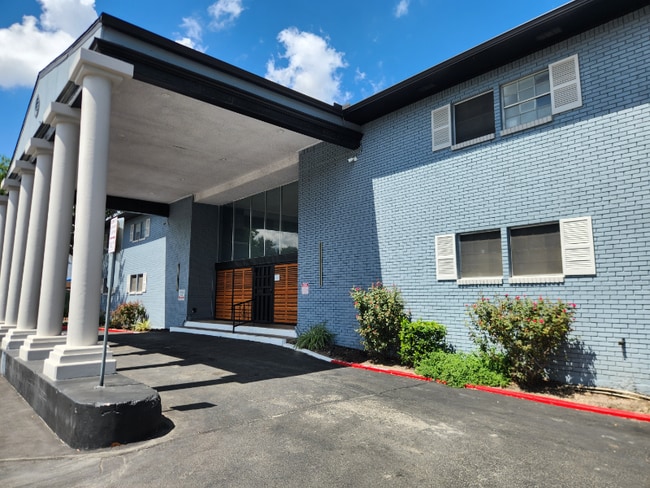 Building Photo - 123 E Rampart Dr