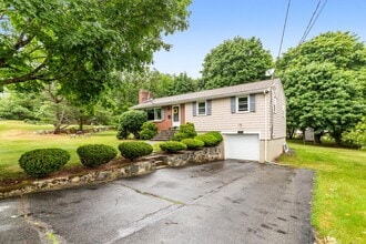 Building Photo - 10 Cedar Ridge Dr