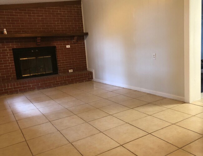 Foto del edificio - 1118 SW Castle Heights Terrace