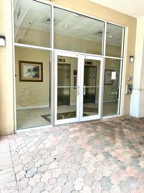 Building Photo - 3 br, 2 bath House - 1203 Town Center Dr A...