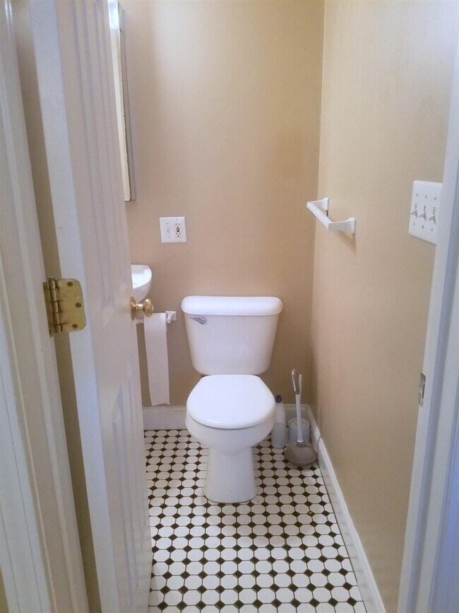 6 Arlington St, Cambridge, MA 02140 Townhome Rentals in Cambridge MA