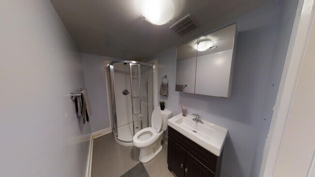 Building Photo - 4-Bedroom Basement Apartment Near Carleton University - All inclusive and Fully Furnished