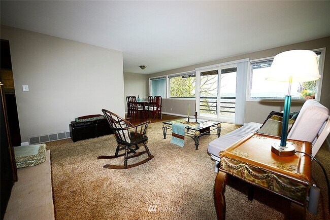 Foto del edificio - 5012 Baker Ave NW