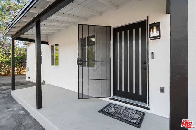 Foto del edificio - 20850 Chase St