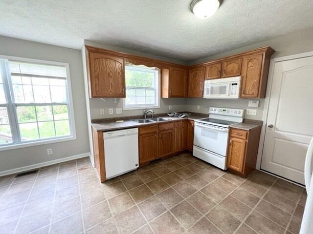 Foto del edificio - 3708 Bluefield Ct