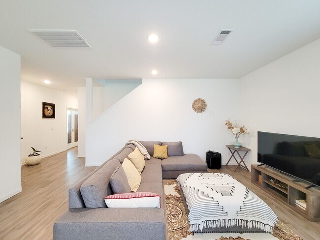 Foto del edificio - Ready to move in! The Granville floor plan...