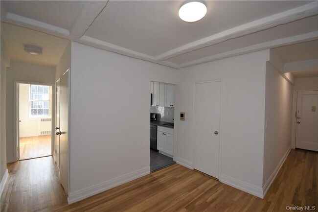 Foto del edificio - 780 Bronx River Rd