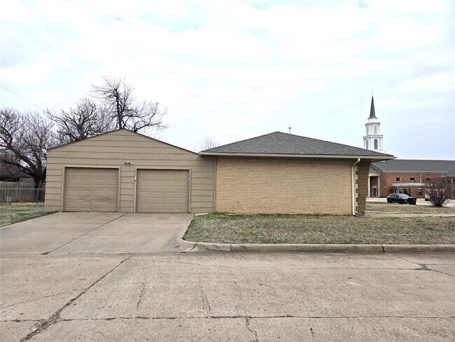 Building Photo - 2333 NW 50th St