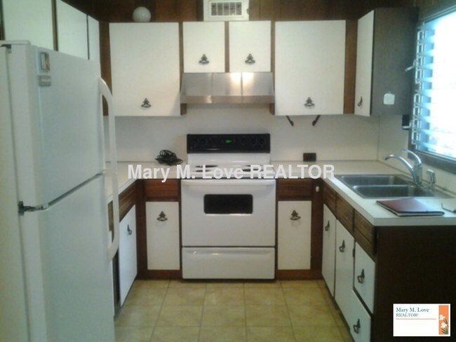 Building Photo - 77-327-327 Sunset Dr