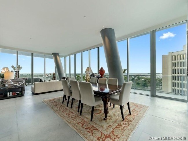 Foto del edificio - 2675 S Bayshore Dr