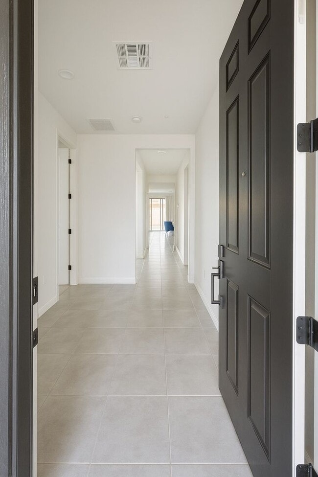 Foto del edificio - 2044 E Prairie Dog Dr