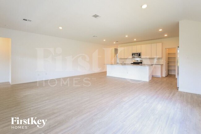 Foto del edificio - 6728 Beehive Dr