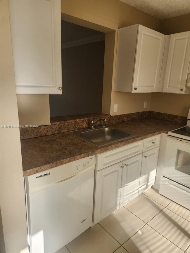 Building Photo - 8610 N Sherman Cir
