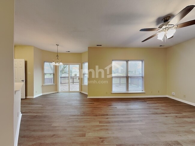 Building Photo - 1131 Clark Dr