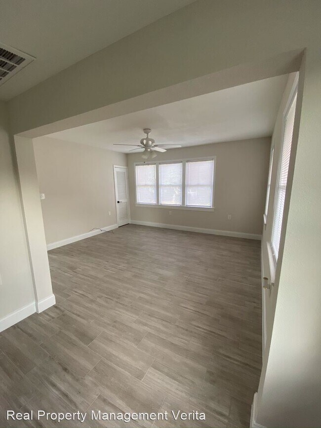 Foto del edificio - 1 br, 1 bath House - 112 N Fern Creek