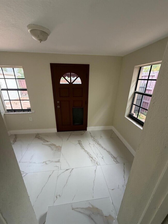 Foto del edificio - 2424 SW 21st Ter