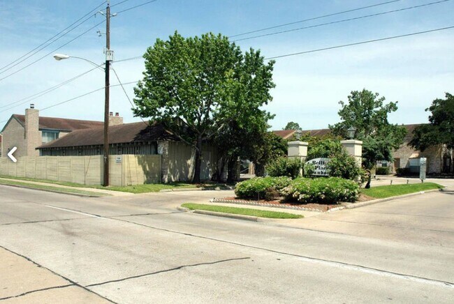 Building Photo - 9200 W Bellfort Ave