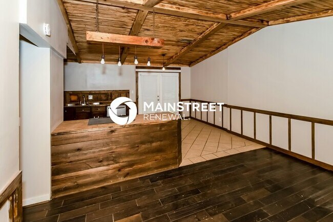 Building Photo - 3 Bedroom Pet-Friendly Home in Birmingham, AL with Main Street Renewal