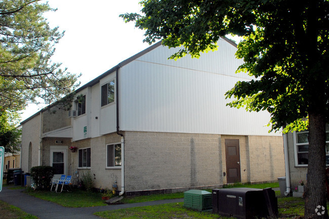 Building Photo - Veteran Drive Apartments