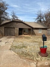 Building Photo - 3013 Gwendolyn Ln