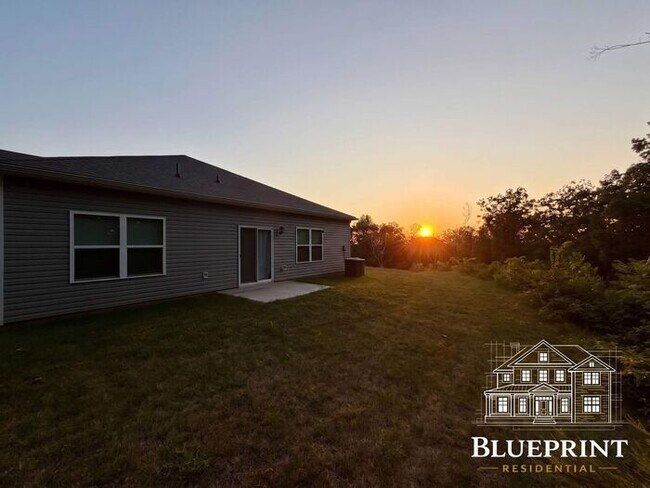 Building Photo - Single story living 2025 build with custom layout and many upgrades! Private backyard! Available ...