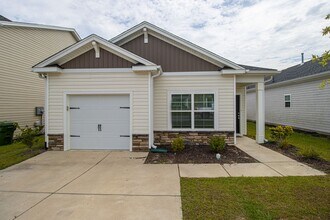 Building Photo - 413 Middlebury Ln