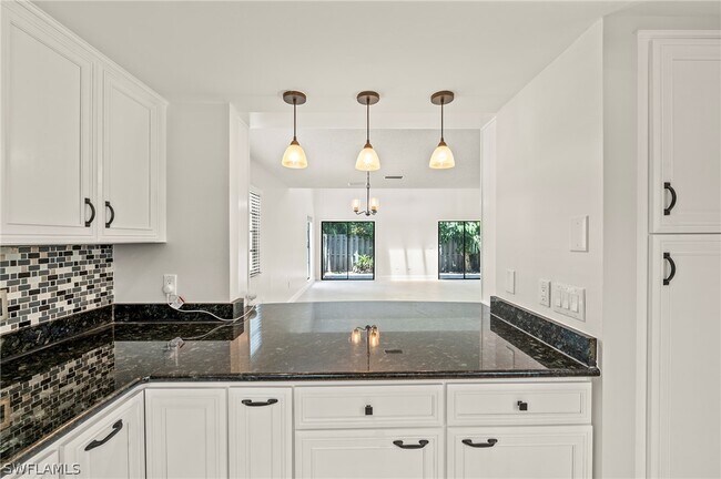 Building Photo - 860 Meadowland Dr