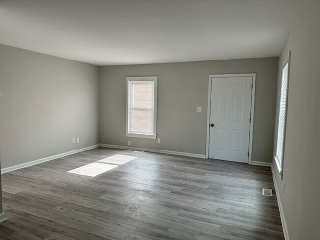 Foto del edificio - Newly Renovated Quadplex