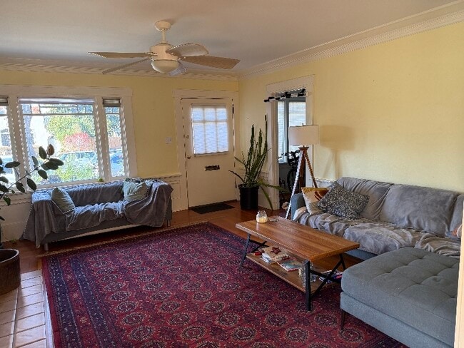 Building Photo - 588 S 15th St