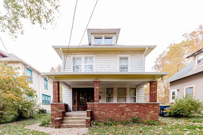 Primary Photo - 5928 E University Ave